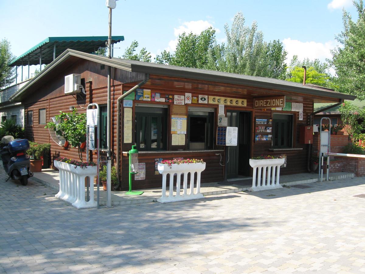 Camping La Pineta Viareggio Extérieur photo